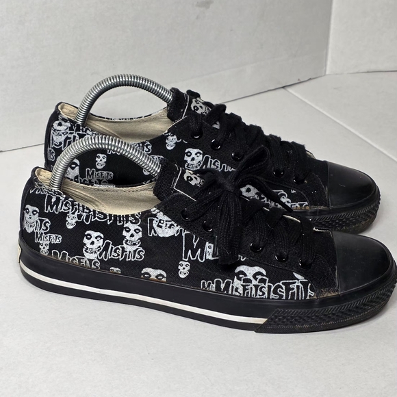 Vision street weat Other - Rare Vintage The MisFits Sneakers Mens 8 Vision Street Wear Crimson Ghost Punk